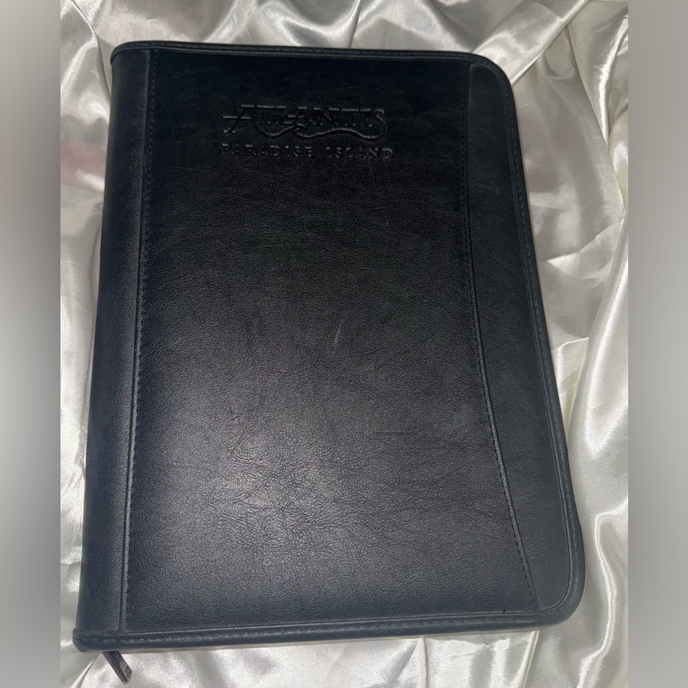 LEEDS “Atlantis Paradise Island” Folio